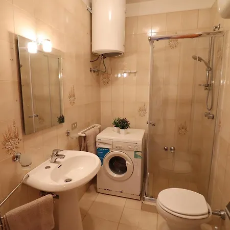 Nicole In Salento 5 Posti *