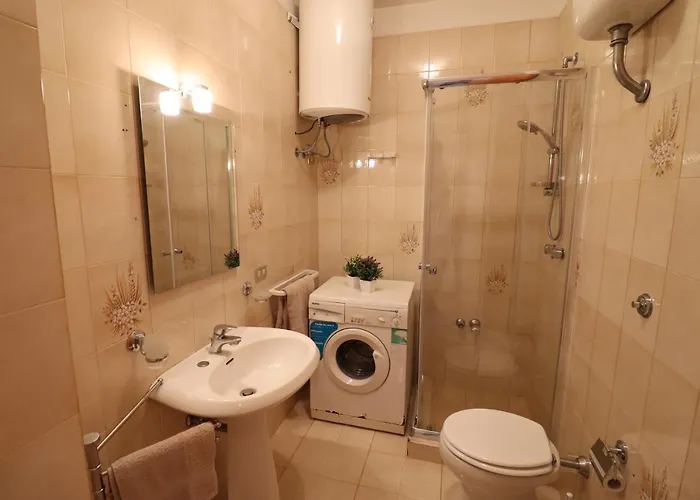 Nicole In Salento 5 Posti *