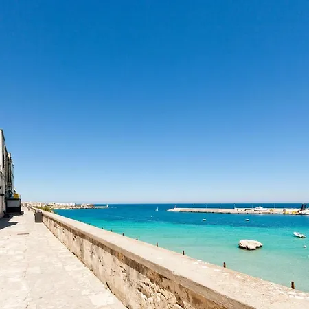 Nicole In Salento 5 Posti